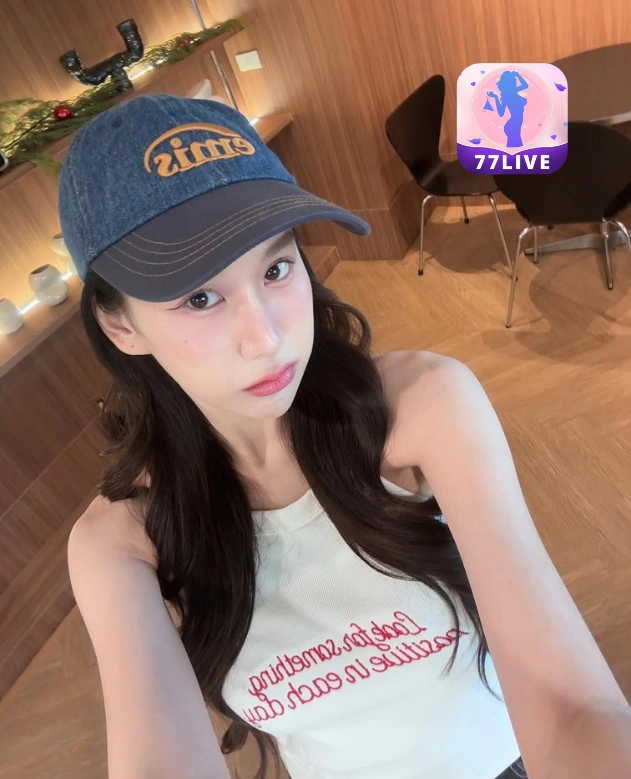 Adelina Maharani 77LIVE