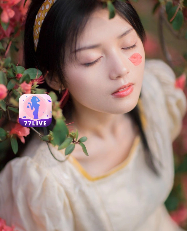 Bella Anggraini 77LIVE