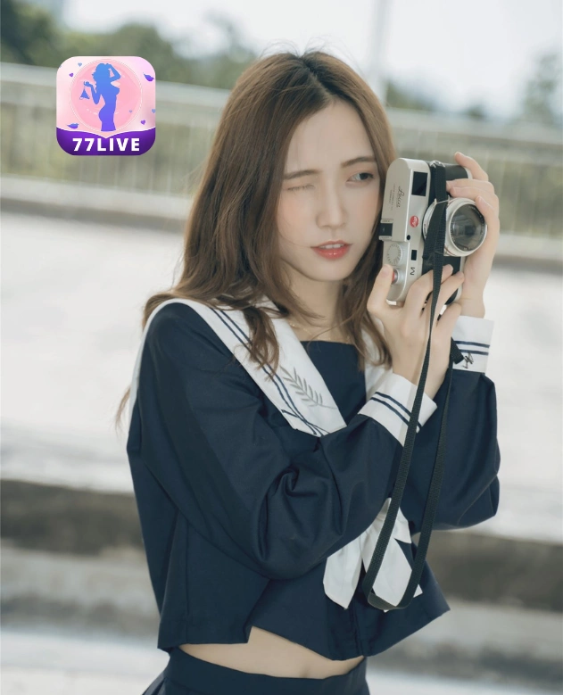 Della Ayuningtyas 77LIVE