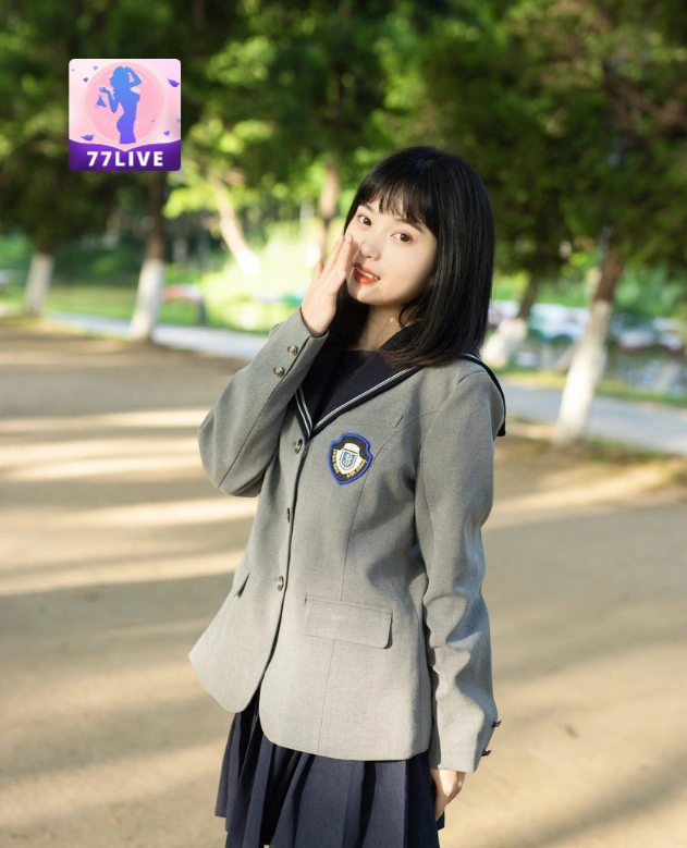 Farah Larasati Putri 77LIVE