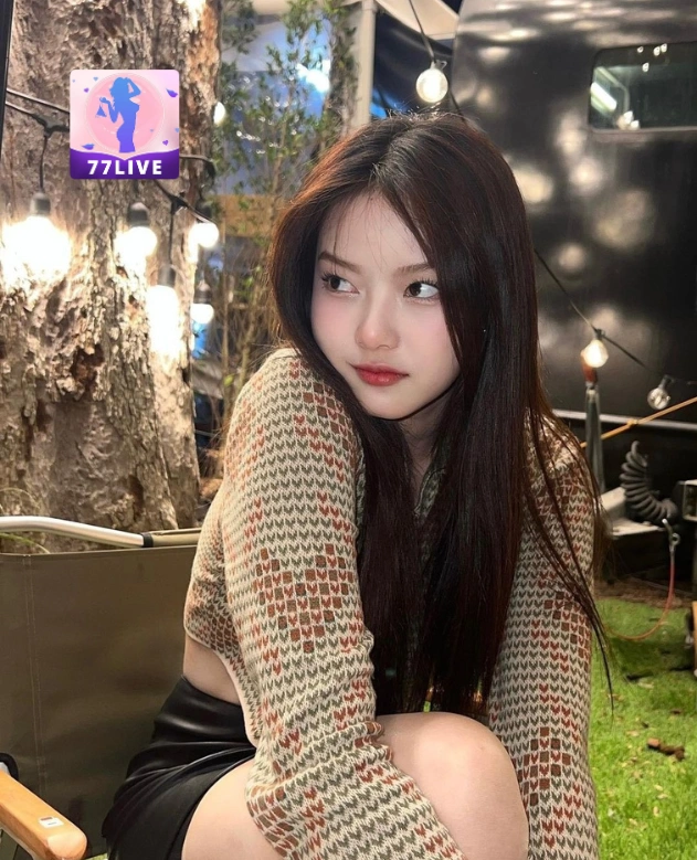 Josie Richardson 77LIVE