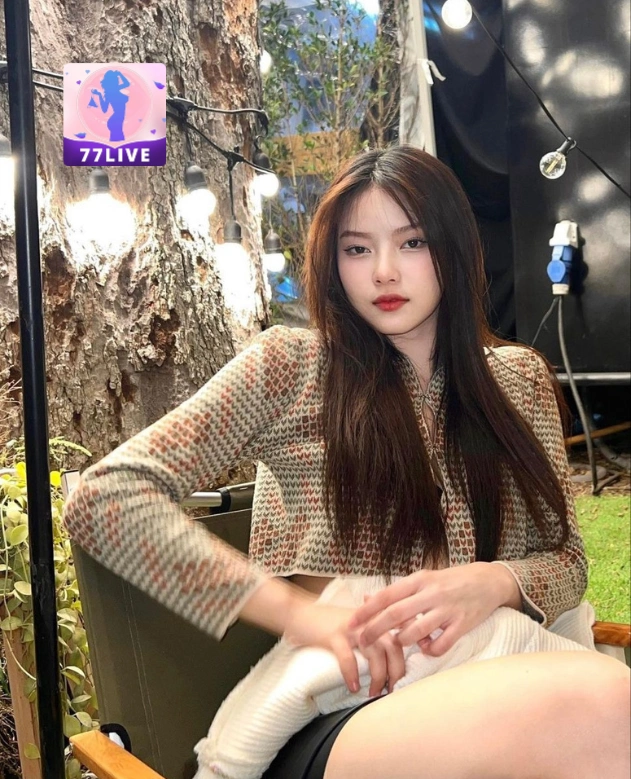 Josie Richardson 77LIVE