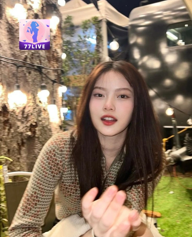 Josie Richardson 77LIVE