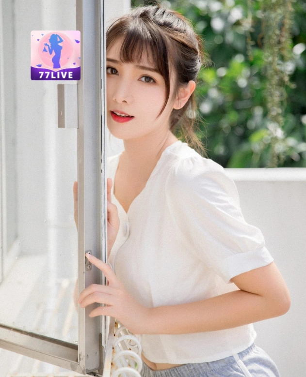 Maeve Jackson 77LIVE