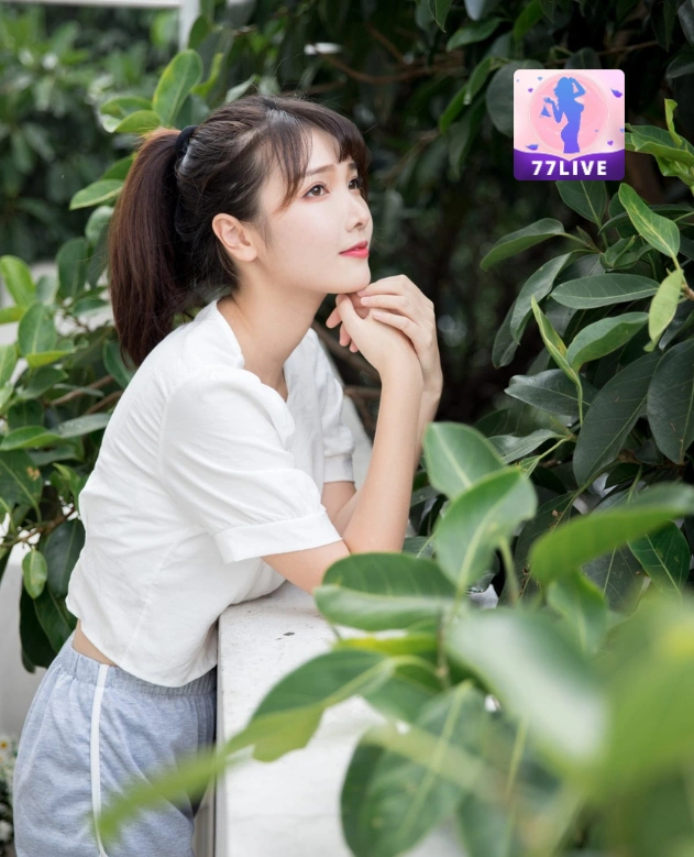 Maeve Jackson 77LIVE 