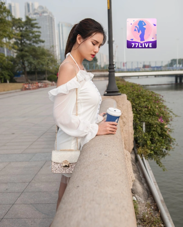 Nadya Larasati Putri 77LIVE