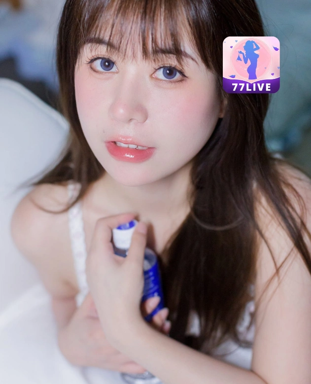 Shakira Amalia 77LIVE