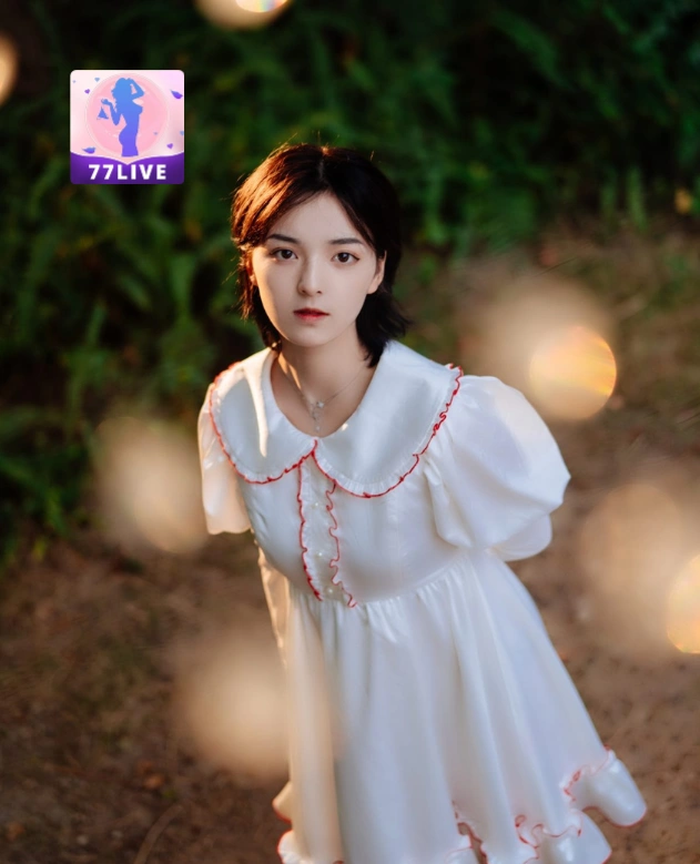 Siti Larasati Putri 77LIVE