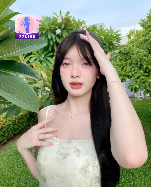 Stella Parker 77LIVE