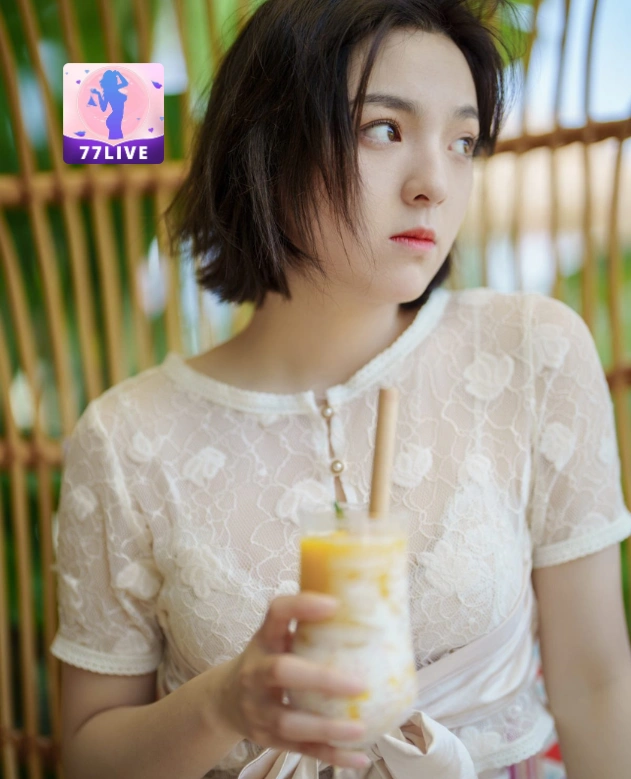 Tasya Larasati Putri 77LIVE