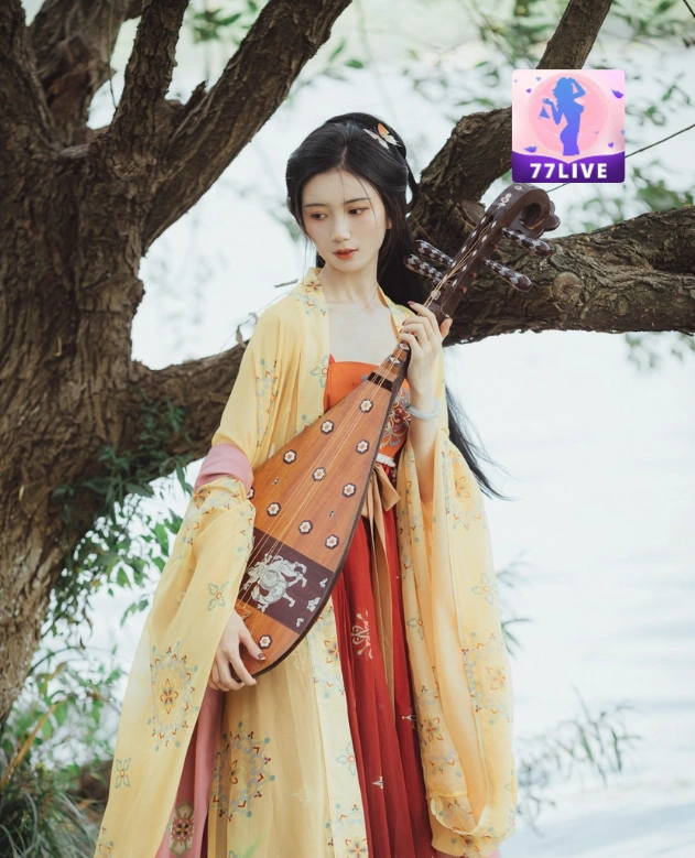 Tiara Larasatuspita 77LIVE