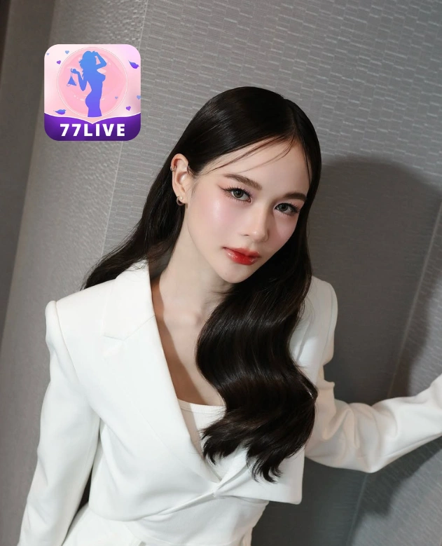 Aimee Watkins 77LIVE