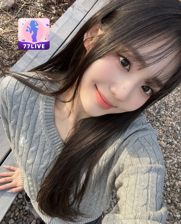 Annelise Schmidt 77LIVE