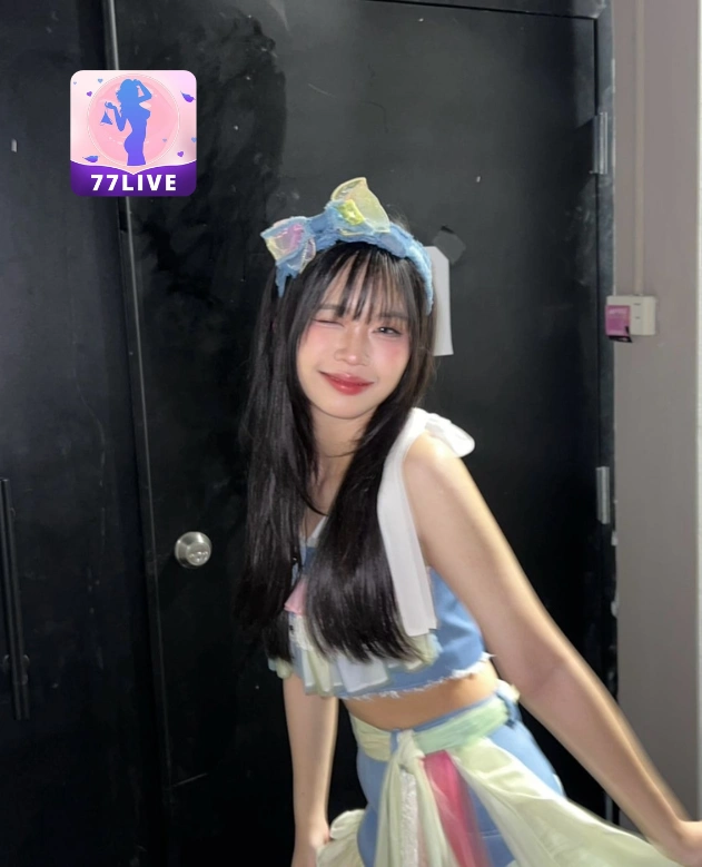 Christina James 77LIVE