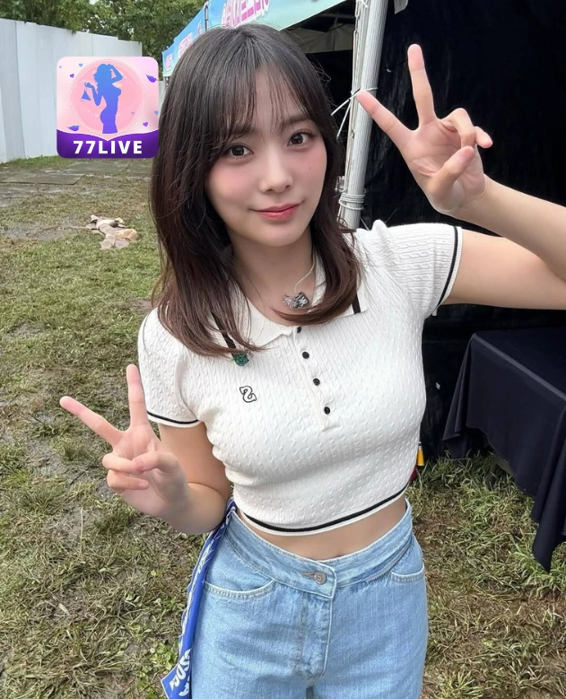 Clarissa Rogers 77LIVE