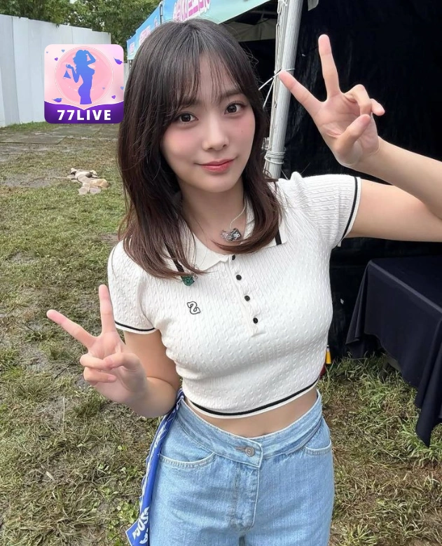 Clarissa Rogers 77LIVE