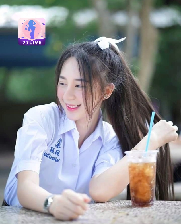 Fiona MacDonald 77LIVE