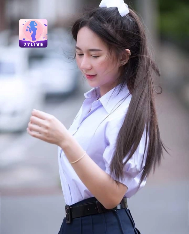 Fiona MacDonald 77LIVE