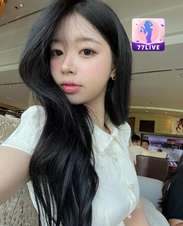 Paloma Watson 77LIVE