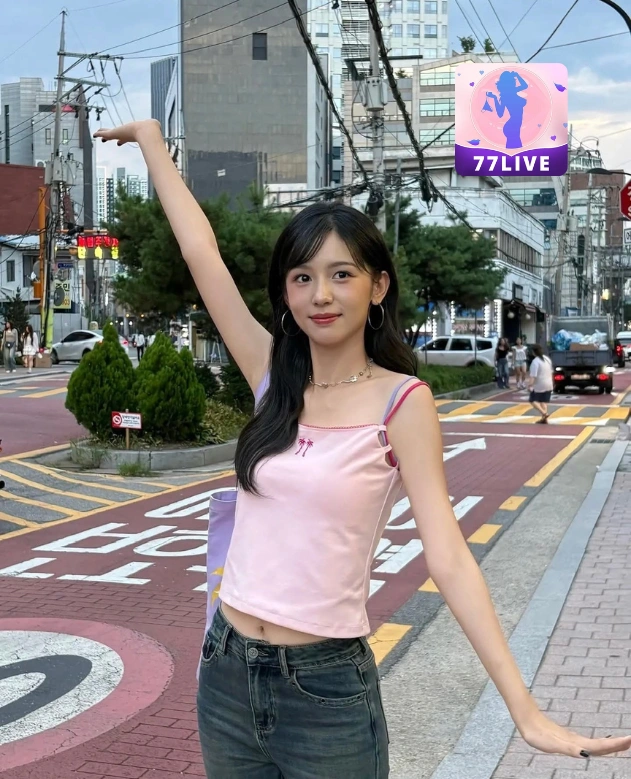 Saoirse O'Connell 77LIVE