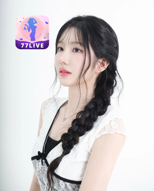 Victoria Adams 77LIVE