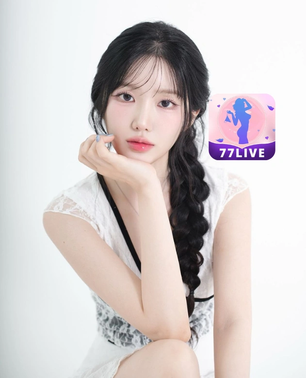 Victoria Adams 77LIVE